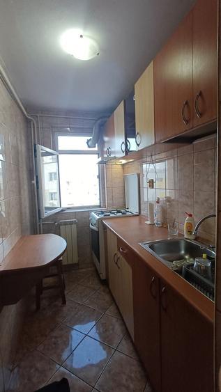 Apartament cu 2 camere semidecomandat în Giurgiului