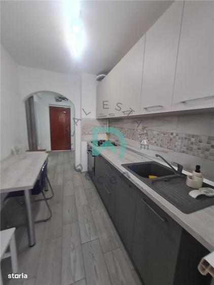 Apartament cu 2 camere semidecomandat în Vlahuță