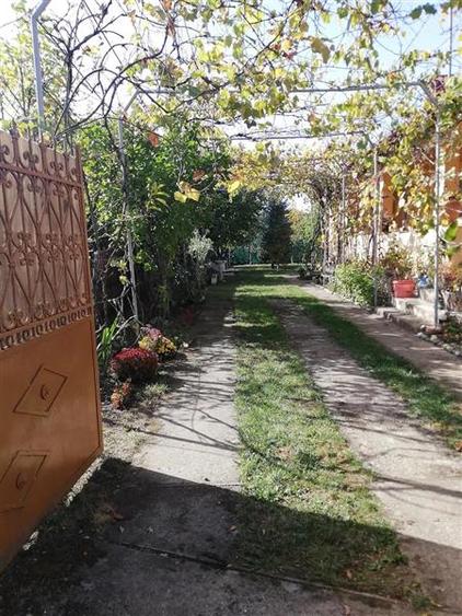 Casă cu 4 camere cu Teren 450 Mp în Ciolpani