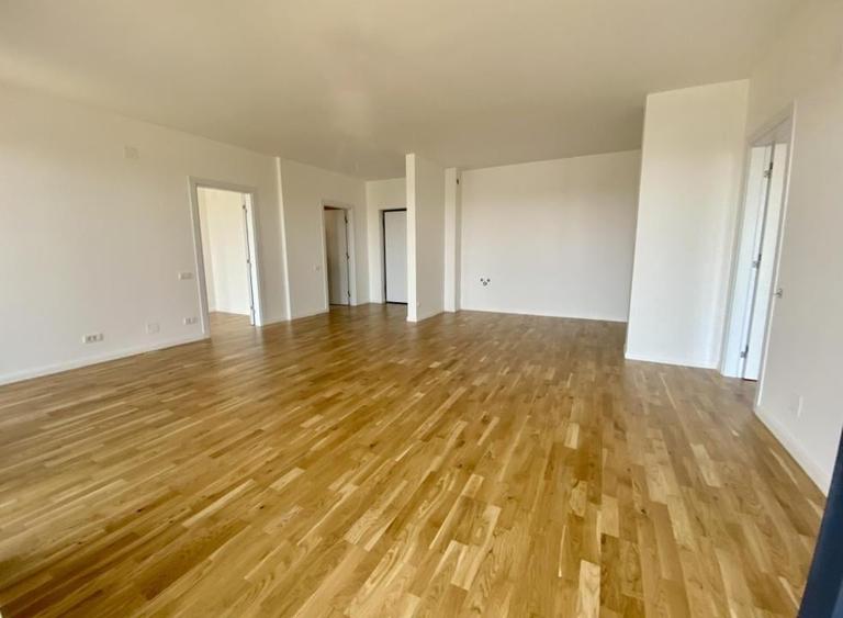 Apartament cu 3 camere în Pipera