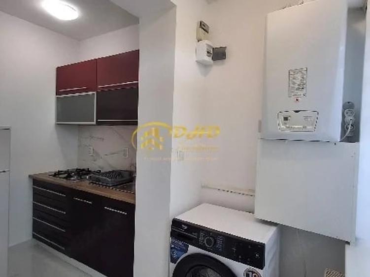 Garsonieră decomandată în Podul de Fier