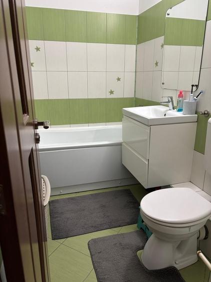 Apartament cu 3 camere decomandat în Chinteni