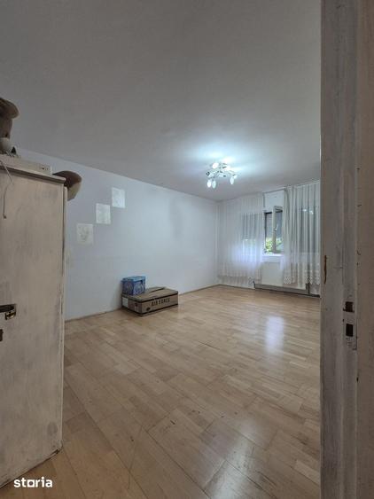Apartament cu 2 camere decomandat în Mioriței