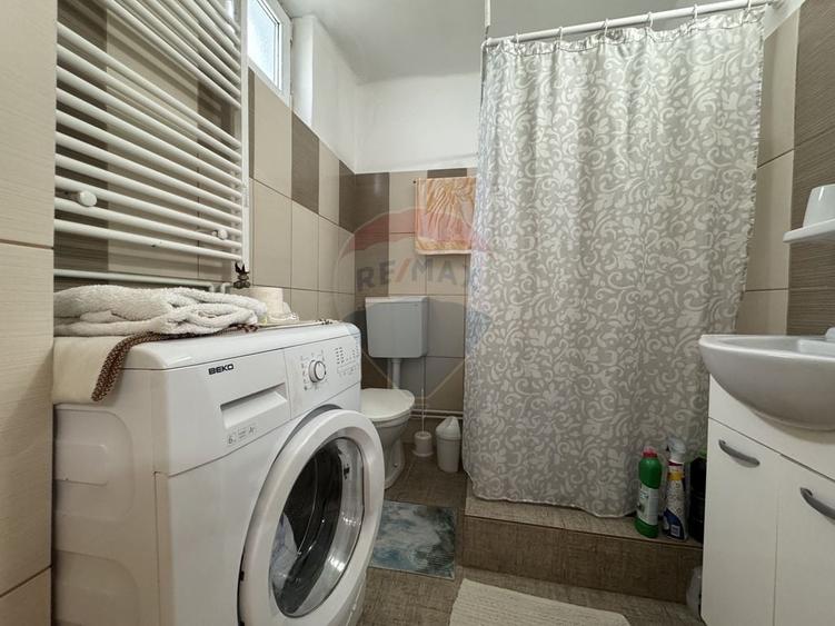 Casă cu 5 camere cu Teren 1026 Mp în Dârlos