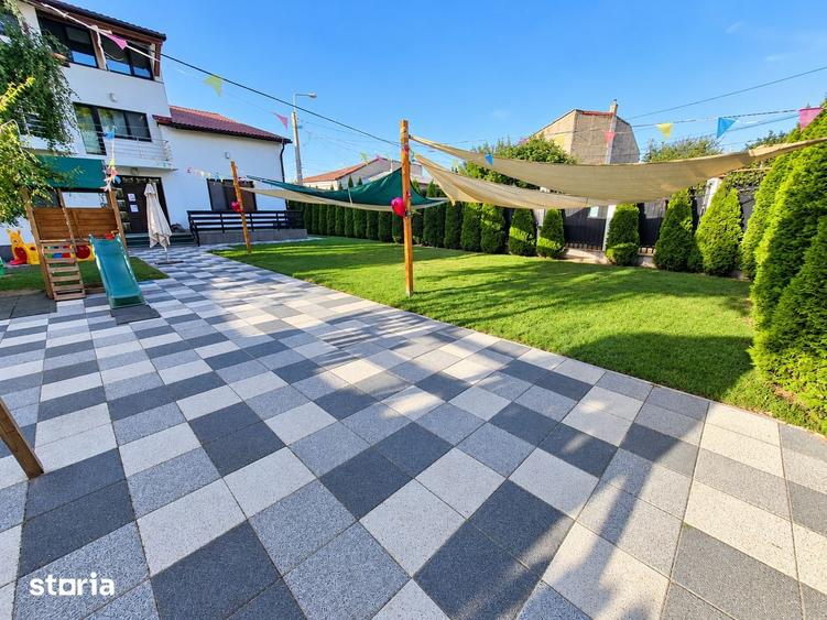 Casă cu 7 camere cu Teren 760 Mp în Port