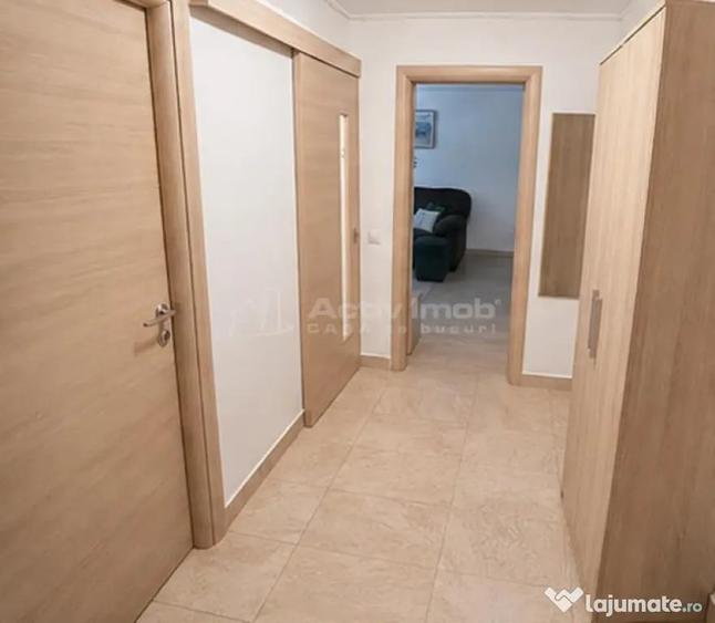 Apartament cu 4 camere decomandat în Drumul Taberei