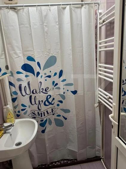 Apartament cu 2 camere semidecomandat, mobilat în Central