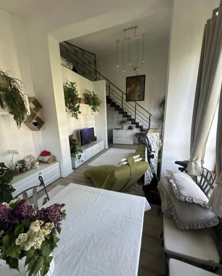Apartament cu 4 camere decomandat în Plopilor