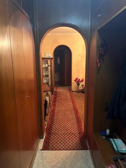 Apartament cu 3 camere decomandat în Tineretului