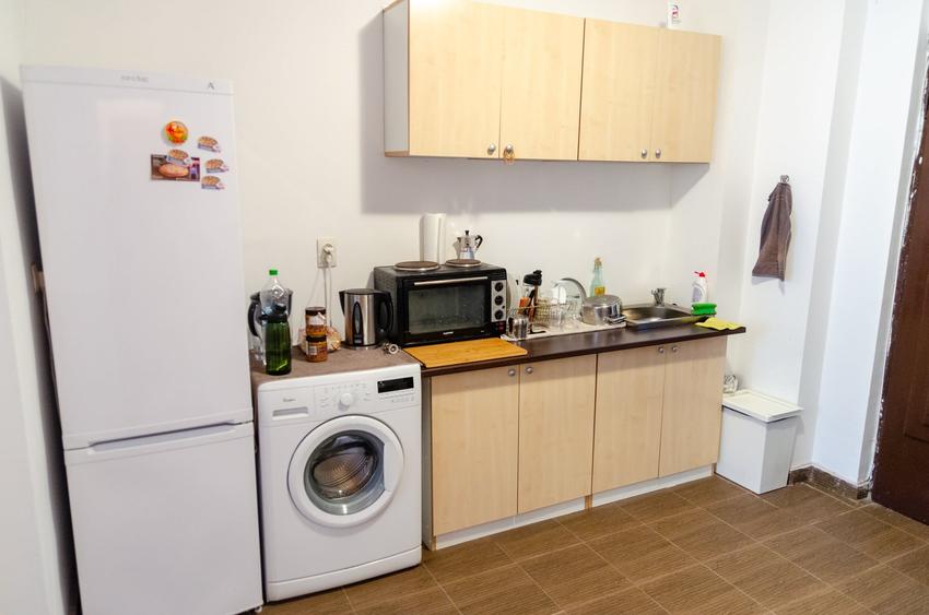 Apartament cu 10 camere semidecomandat în Calea Victoriei