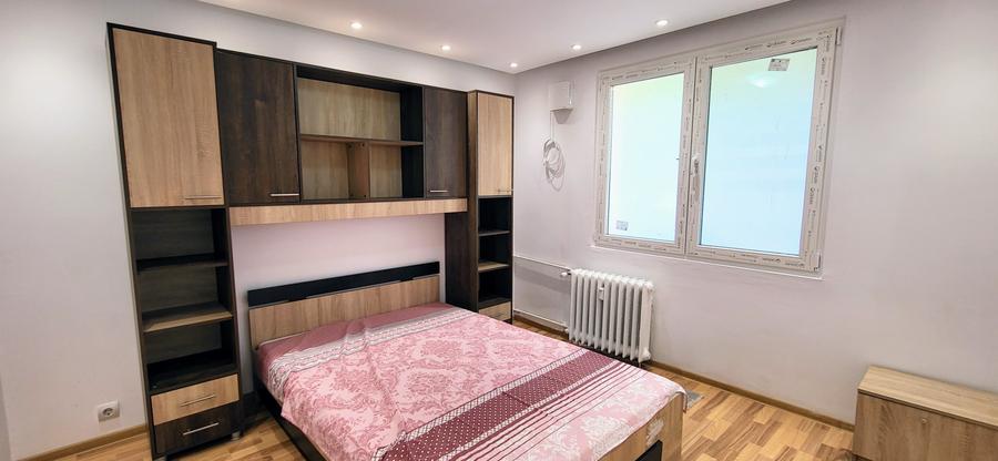 Apartament cu 3 camere decomandat în Dristor