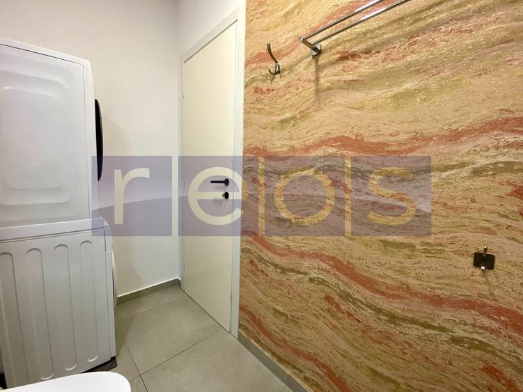 Apartament cu 3 camere semidecomandat, mobilat în Sebastian
