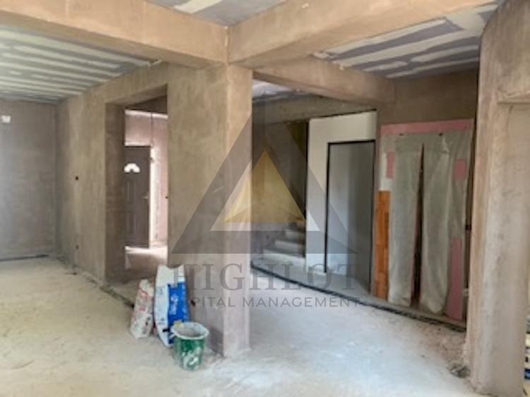 Casă individuală cu 5 camere cu Canalizare în Herăstrău