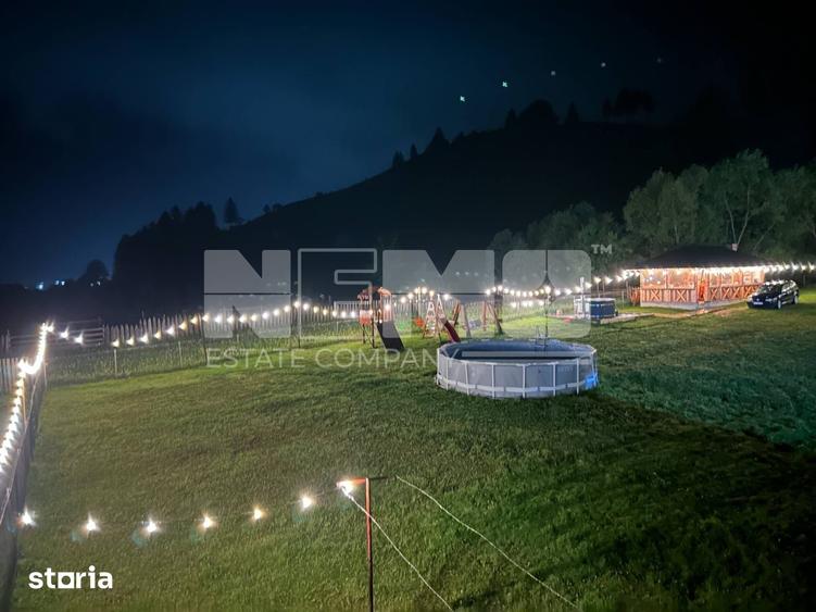 Casă cu 9 camere cu Teren 2200 Mp în Moldovița