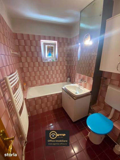 Apartament cu 3 camere semidecomandat în Central