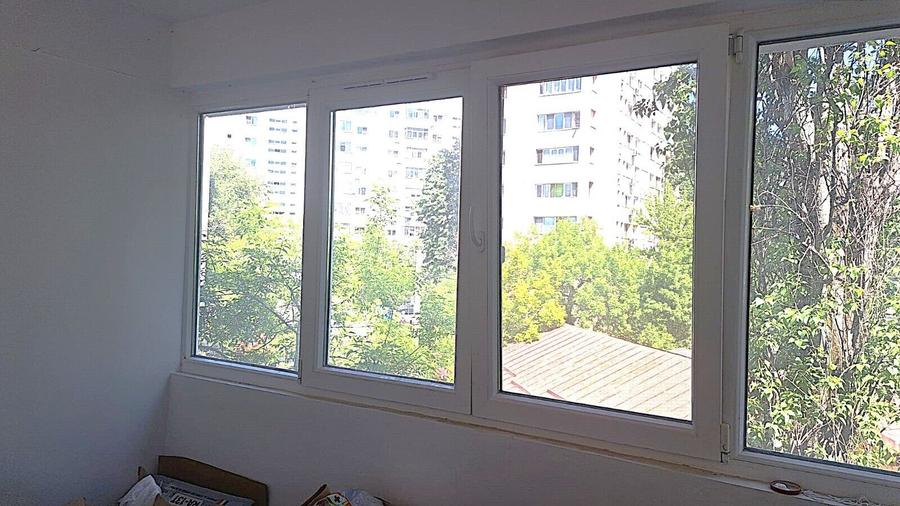 Apartament cu 4 camere semidecomandat în Titan