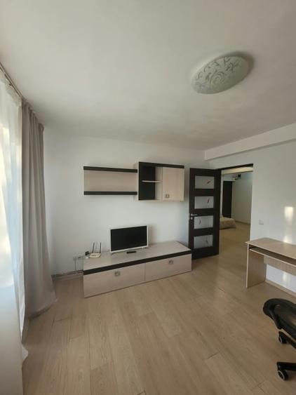 Apartament cu 3 camere decomandat, mobilat în Gării