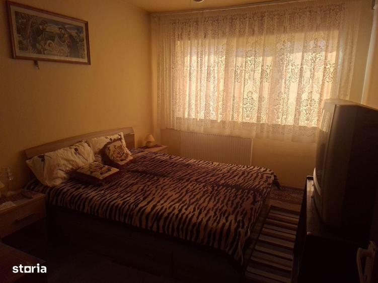 Apartament cu 3 camere decomandat în Vest