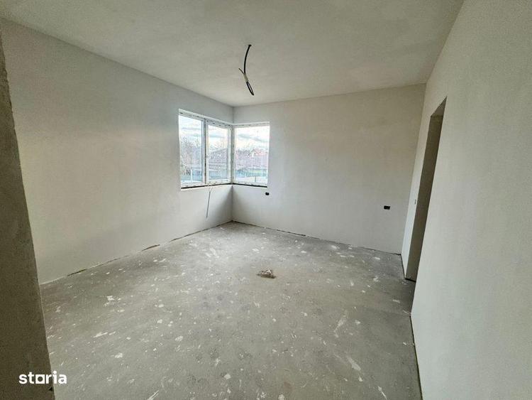 Casă cu 4 camere cu Teren 812 Mp în Groși