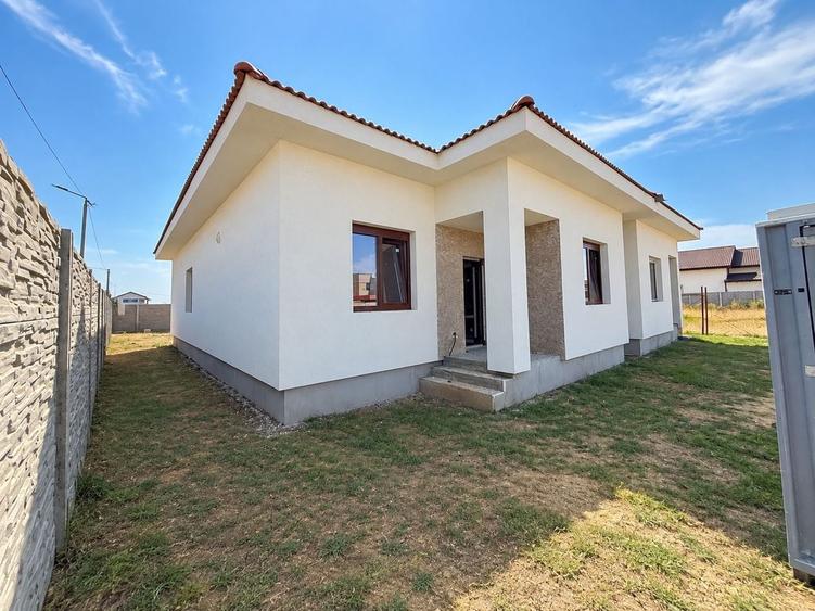 Duplex cu 4 camere cu Canalizare în Giroc
