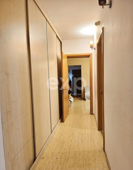 Apartament cu 4 camere decomandat în Craiovei