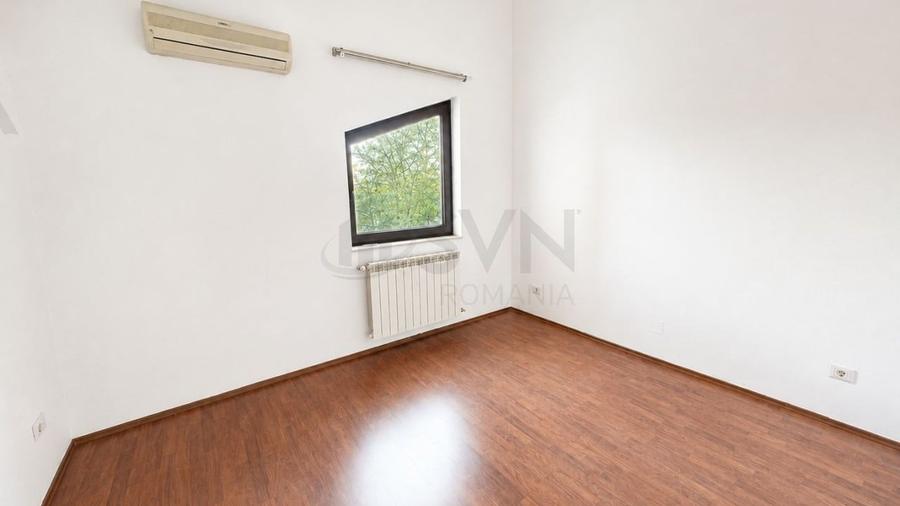 Casă individuală cu 7 camere cu Canalizare în Floreasca