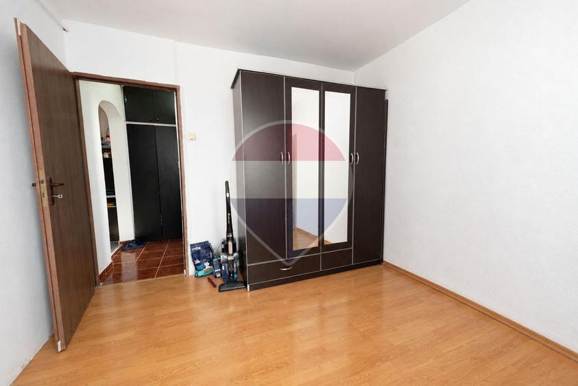 Apartament cu 3 camere, mobilat în Gorjului