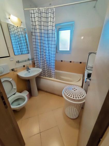 Apartament cu 3 camere decomandat în Aradului