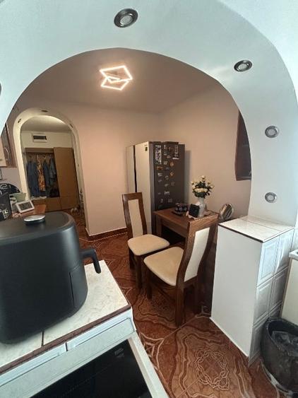 Apartament cu 3 camere decomandat, mobilat în Steaua