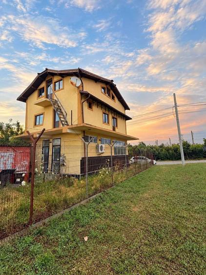 Casă cu 4 camere în Brazi