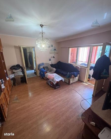Apartament cu 3 camere în Uiești