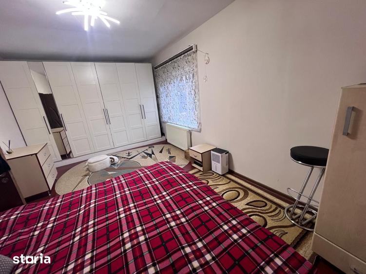 Casă cu 8 camere cu Teren 216 Mp în Afumați