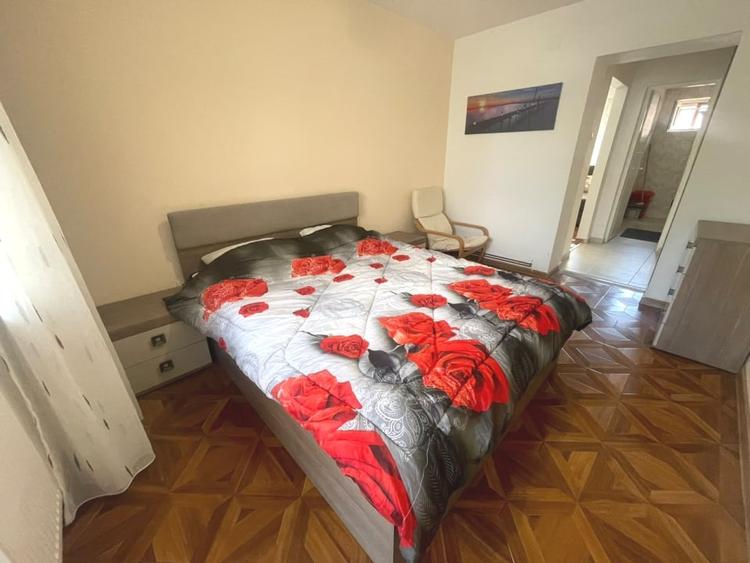 Apartament cu 2 camere semidecomandat, mobilat în Cetate — fotografia 2