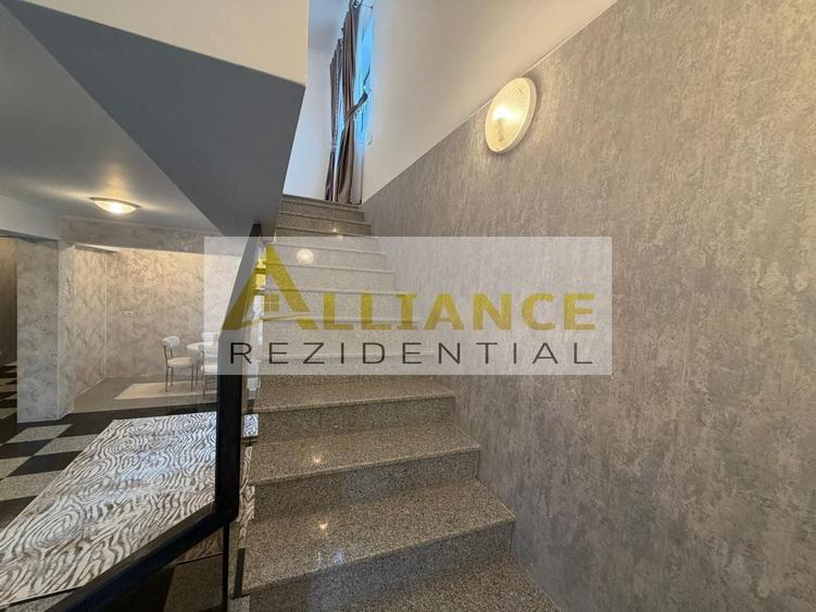 Casă individuală cu 7 camere cu Canalizare în Berceni