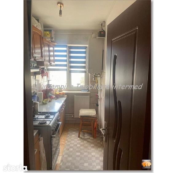 Apartament cu 2 camere semidecomandat în Km 4