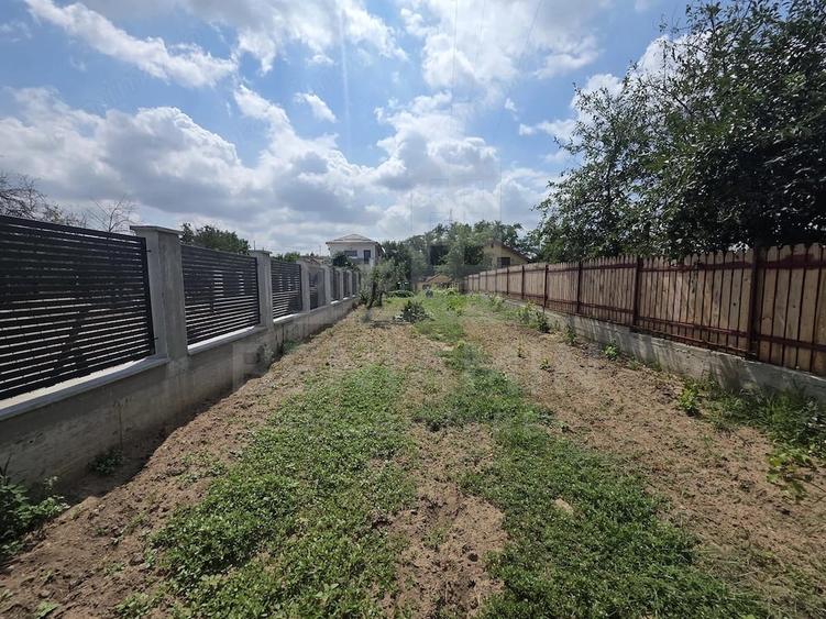 Casă cu 5 camere cu Teren 785 Mp în Bordei