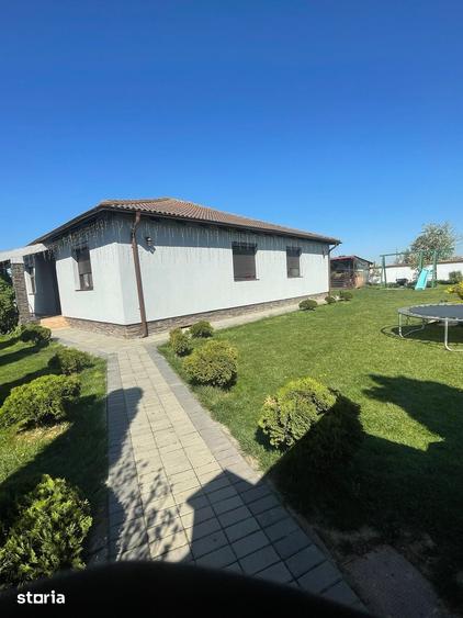 Casă cu 3 camere cu Teren 11000 Mp în Burdea