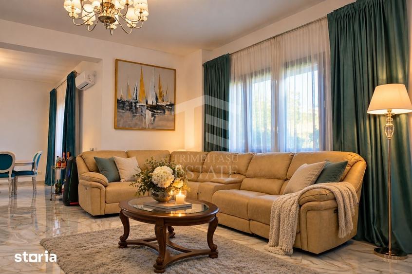 Casă cu 6 camere cu Teren 445 Mp în Delfinariu