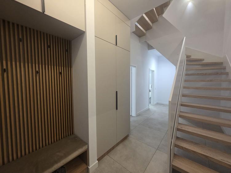Duplex cu 6 camere cu Canalizare în Pipera