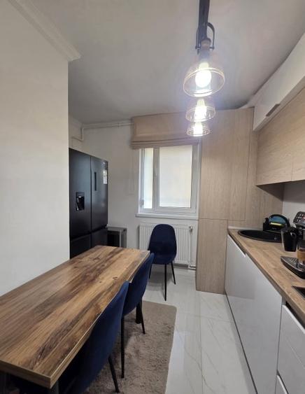 Apartament cu 4 camere decomandat, mobilat în Tăbăcărie