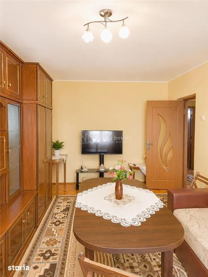 Apartament cu 3 camere decomandat în Valea Borcutului