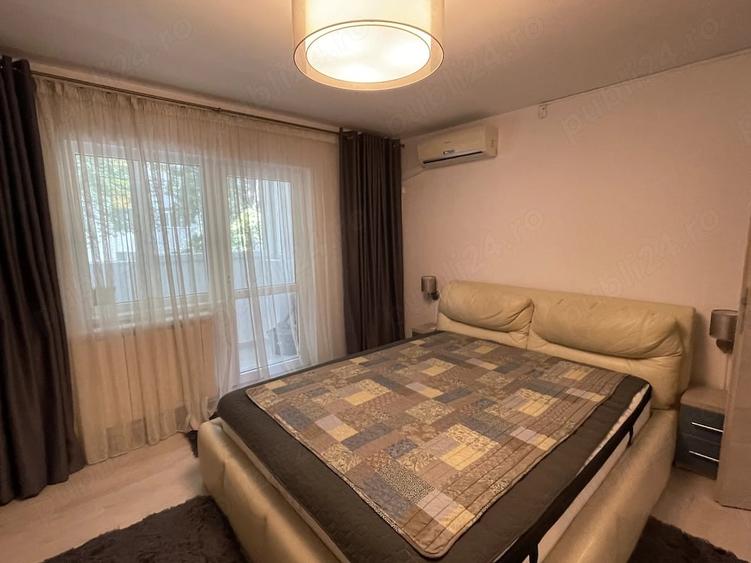 Apartament cu 3 camere decomandat în Sebastian