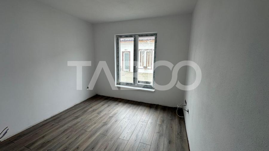 Apartament cu 3 camere decomandat în Turnișor