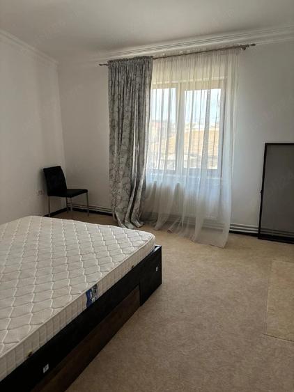 Casă cu 6 camere cu Teren 200 Mp în Tomis II