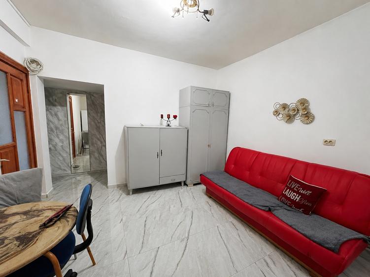 Apartament cu 2 camere semidecomandat, mobilat în Lipovei
