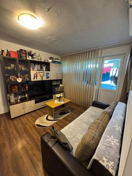 Apartament 2 camerede vânzare- zona Brotacei - 1