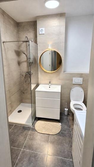 Apartament cu 2 camere decomandat, mobilat în Regie