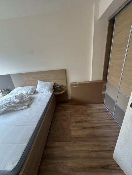Apartament cu 2 camere semidecomandat, mobilat în Între Lacuri