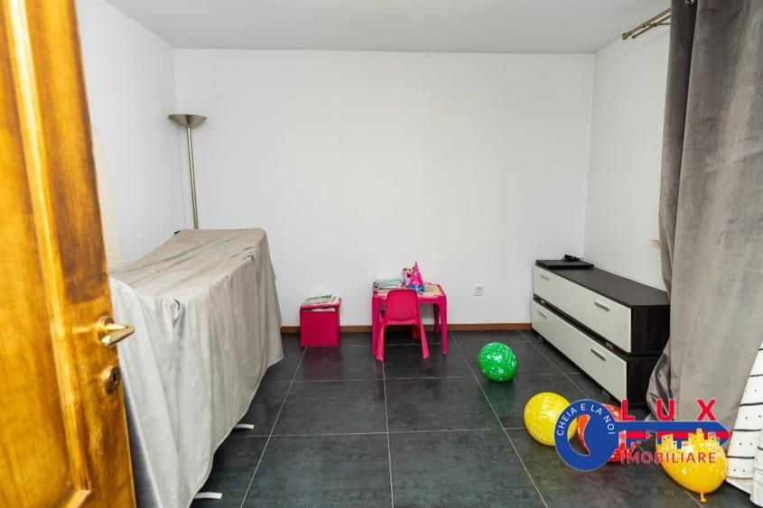 Casă cu 4 camere cu Teren 722 Mp în Babadag