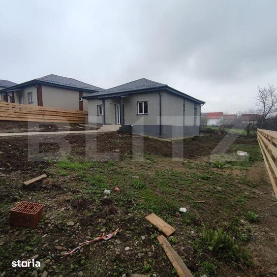 Casă cu 4 camere cu Teren 570 Mp în Tomești